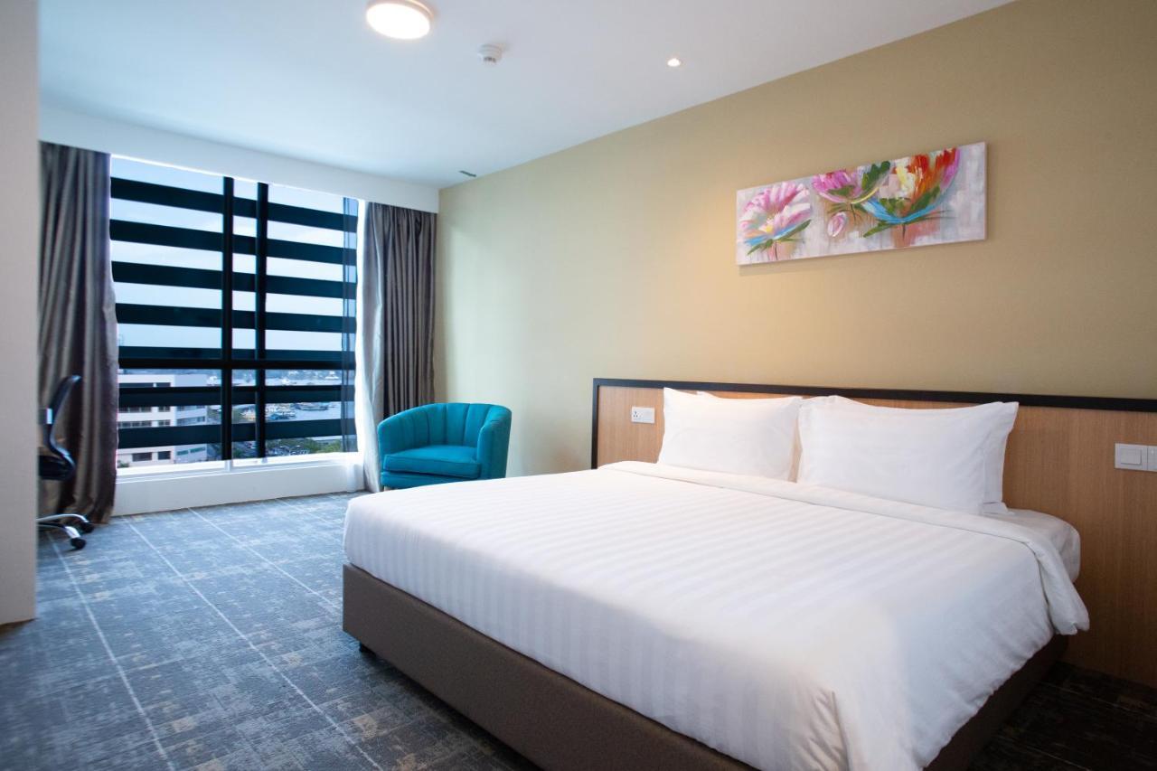 Hotel 7 Suria Kota Kinabalu Exterior foto